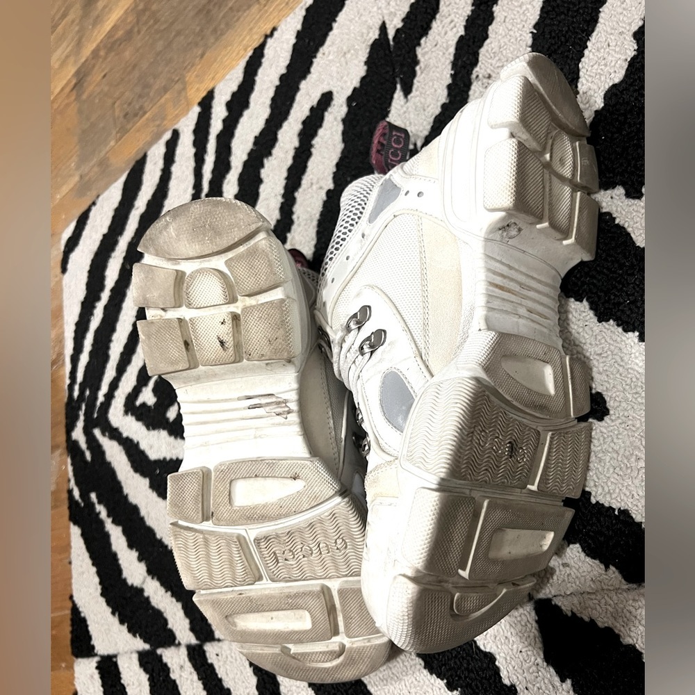 Gucci White Flashtrek Sneakers - Picture 5 of 6